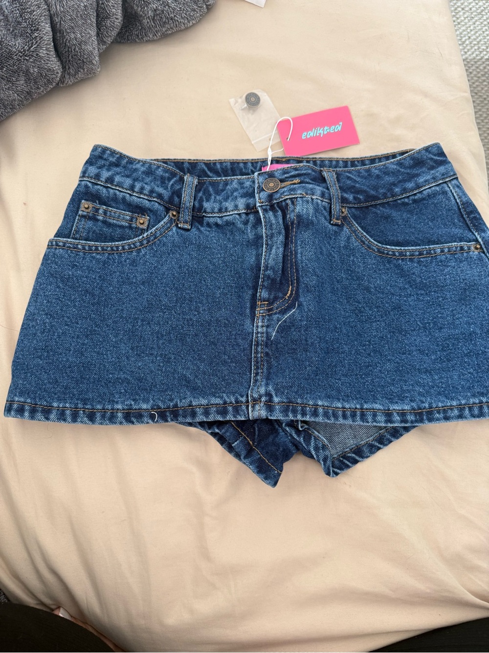 Edikted camelia mini denim skort blue wash size small